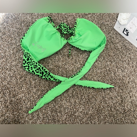 NWT GREEN LEOPARD SANTORINI BIKINI TOP SZ S - Picture 6 of 9